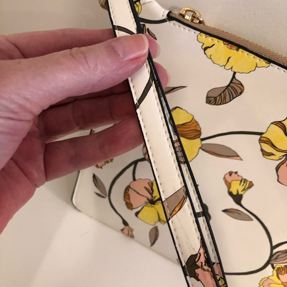 A New Day floral wristlet - Picture 2 of 4